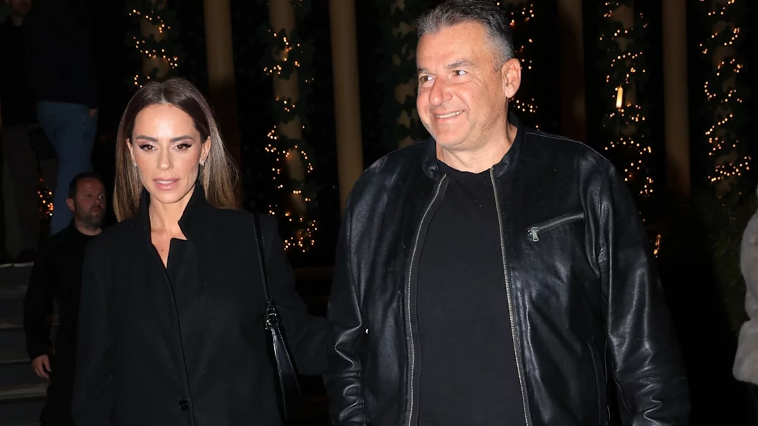 Μαρία Αντωνά | Με mini κόκκινο φόρεμα σε έξοδο με τον Γιώργο Λιάγκα