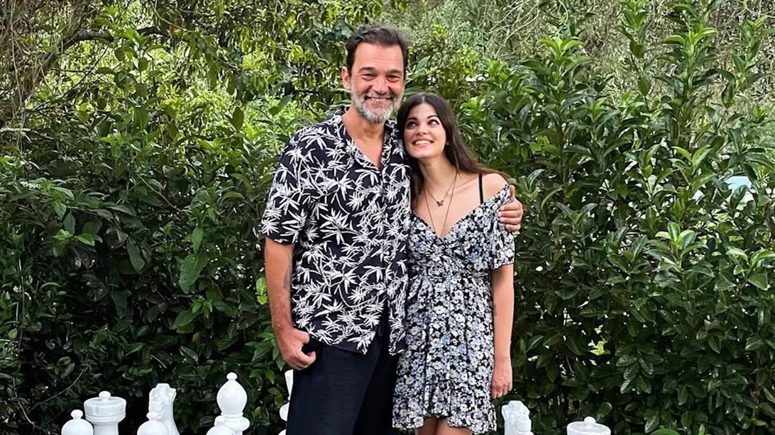 Κωνσταντίνος & Τζένη Καζάκου | Ο απίστευτος τρόπος που πατέρας και κόρη βρήκαν για να διασκεδάσουν