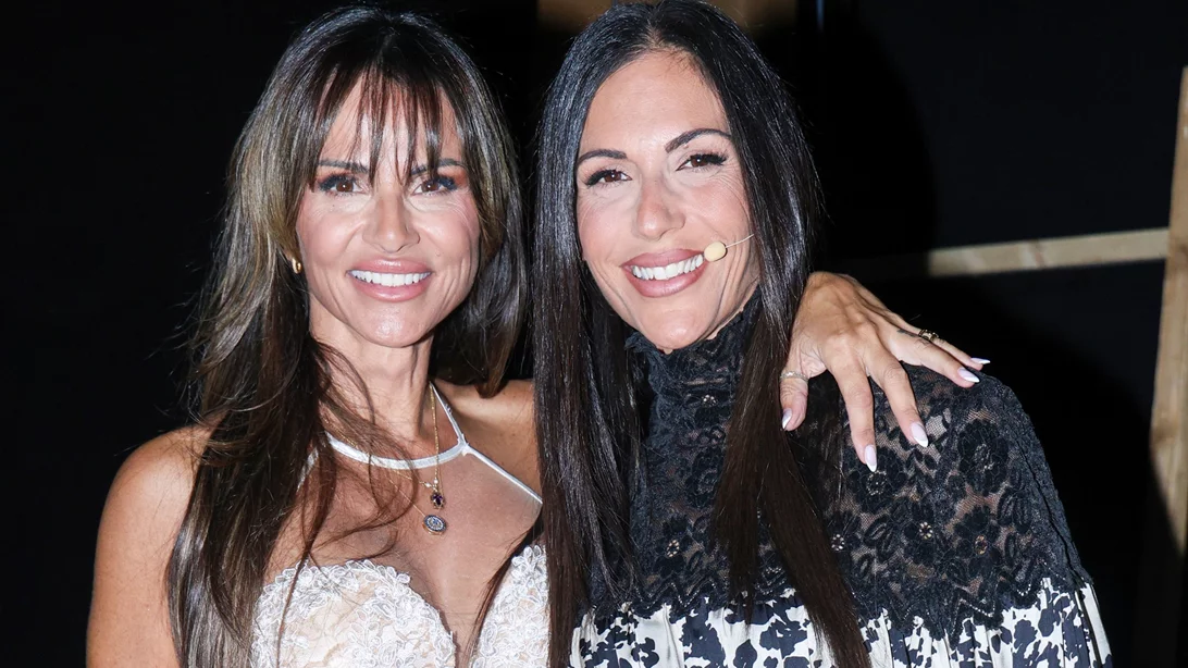 Ξανά σε ρόλο παρουσιάστριας η Aνθή Βούλγαρη | Η εμφάνιση στον Ελληνικό Κόσμο στο πλευρό καλής της φίλης