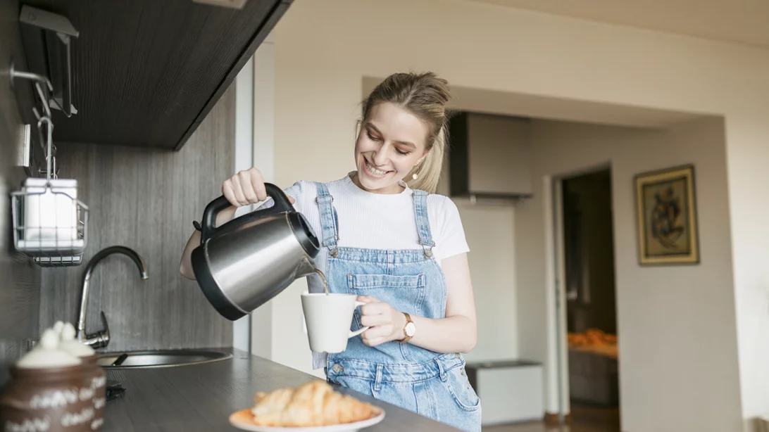 Το απόλυτο hack για να καθαρίσεις τα άλατα από τον βραστήρα