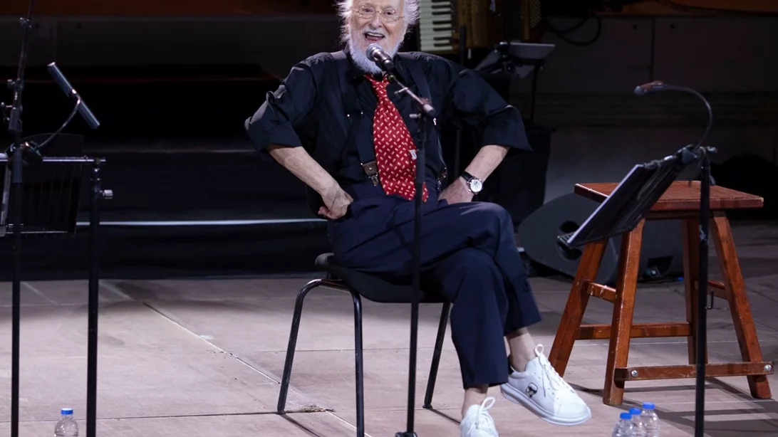 Πέθανε ο Διονύσης Σαββόπουλος