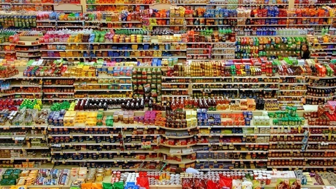 Απειλή για τη δημόσια υγεία η παγκόσμια αύξηση στην κατανάλωση υπερεπεξεργασμένων τροφίμων