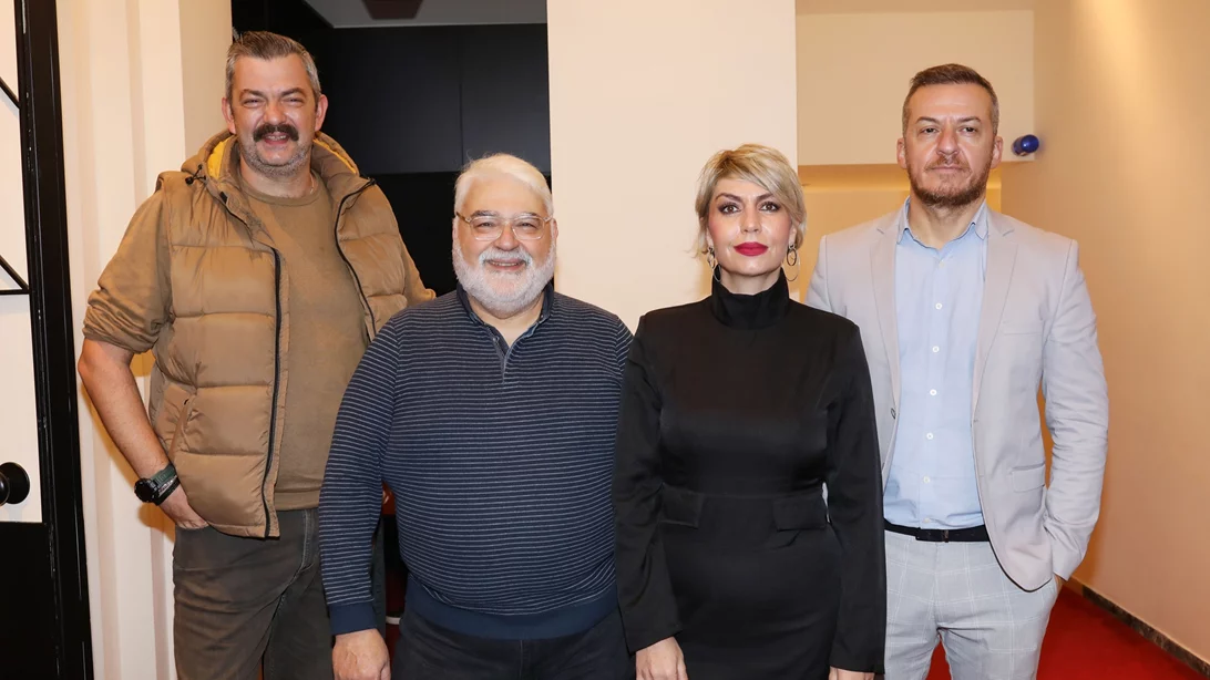 Όταν οι "Chasers" του ομώνυμου διάσημου τηλεπαιχνιδιού πόζαραν μαζί σε κοσμικό event