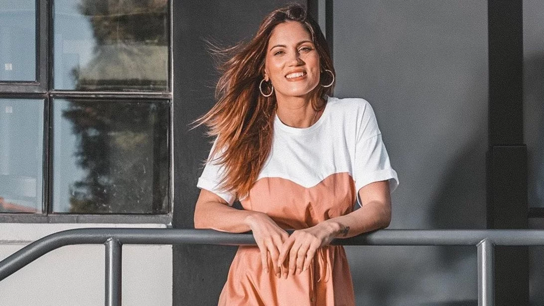 Βαρέθηκες το κλασικό γαλλικό μανικιούρ; Η Μαίρη Συνατσάκη έχει την πιο cool εναλλακτική ιδέα