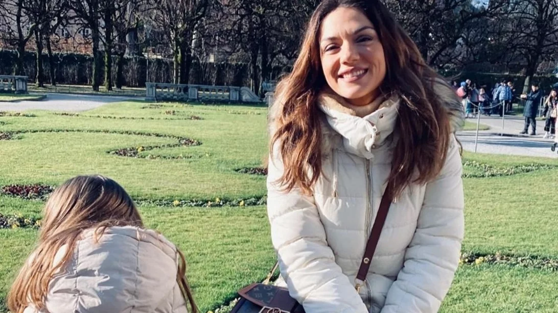 Η Εύα Τσιμιτσέλη στο Παρίσι | Η ανάρτηση της Βάσως Λασκαράκη για την κόρη της