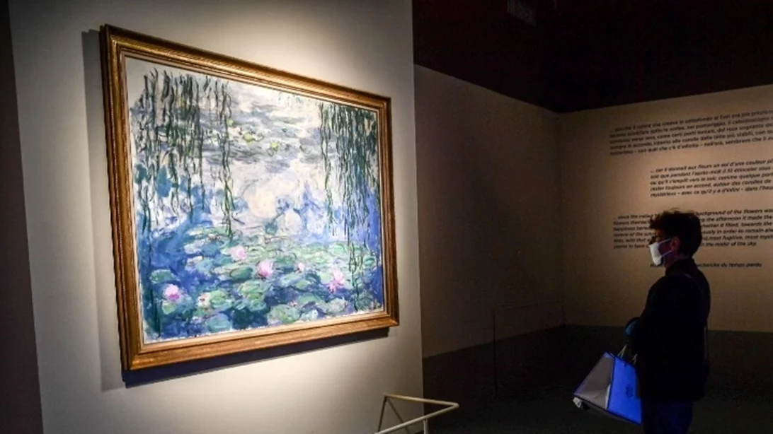 Σουηδία | Δικαστήριο αθώωσε ακτιβίστριες που είχαν ρίξει μπογιά σε έναν πίνακα του Μονέ