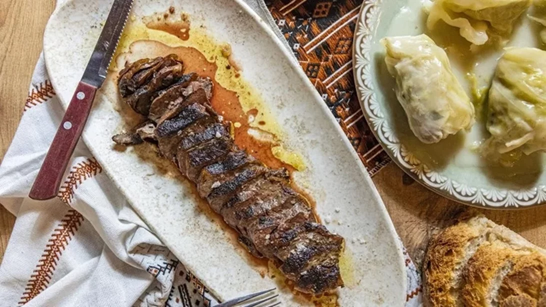 Μερικές από τις πιο δημοφιλείς ταβέρνες της Αθήνας αυτή τη στιγμή