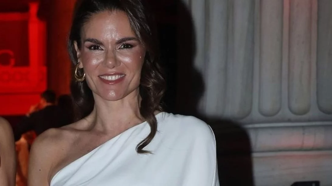 Mιράντα Πατέρα | Με χρυσή δημιουργία στο χριστουγεννιάτικο δείπνο της "ΕΛΠΙΔΑΣ"