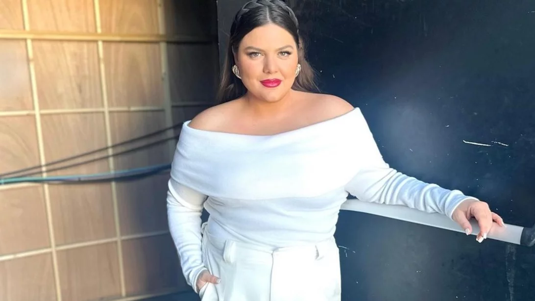 Η Δανάη Μπάρκα φόρεσε το σετ που είναι ιδανικό για τη βόλτα στην εξοχή