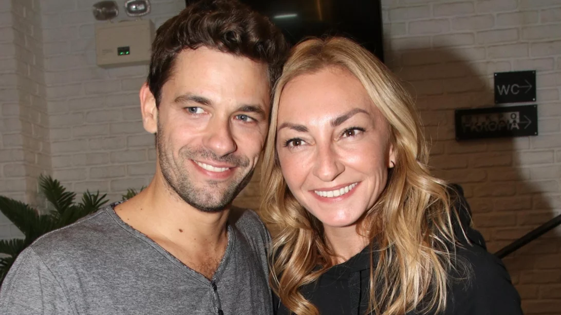 Ρούλα Ρέβη | Η σπάνια φωτογραφία με τον Αποστόλη Τότσικα από την αίθουσα τοκετού