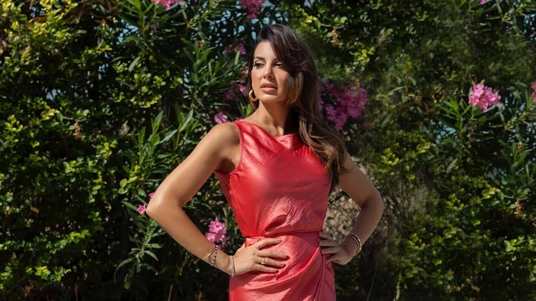 Η Σταματίνα Τσιμτσιλή με little black dress | Ο αλάνθαστος τρόπος που το φόρεσε