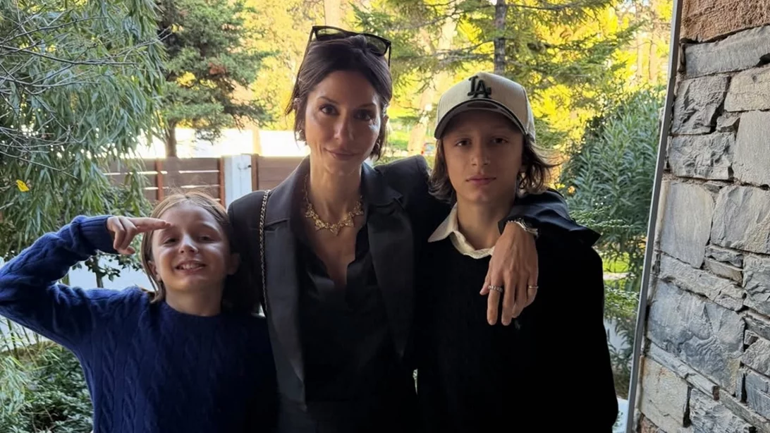 Σοφία Καρβέλα & Θανάσης Πανουργιάς | Πέρασαν τα Χριστούγεννα μαζί με τον Νίκο και τον Νέστορα