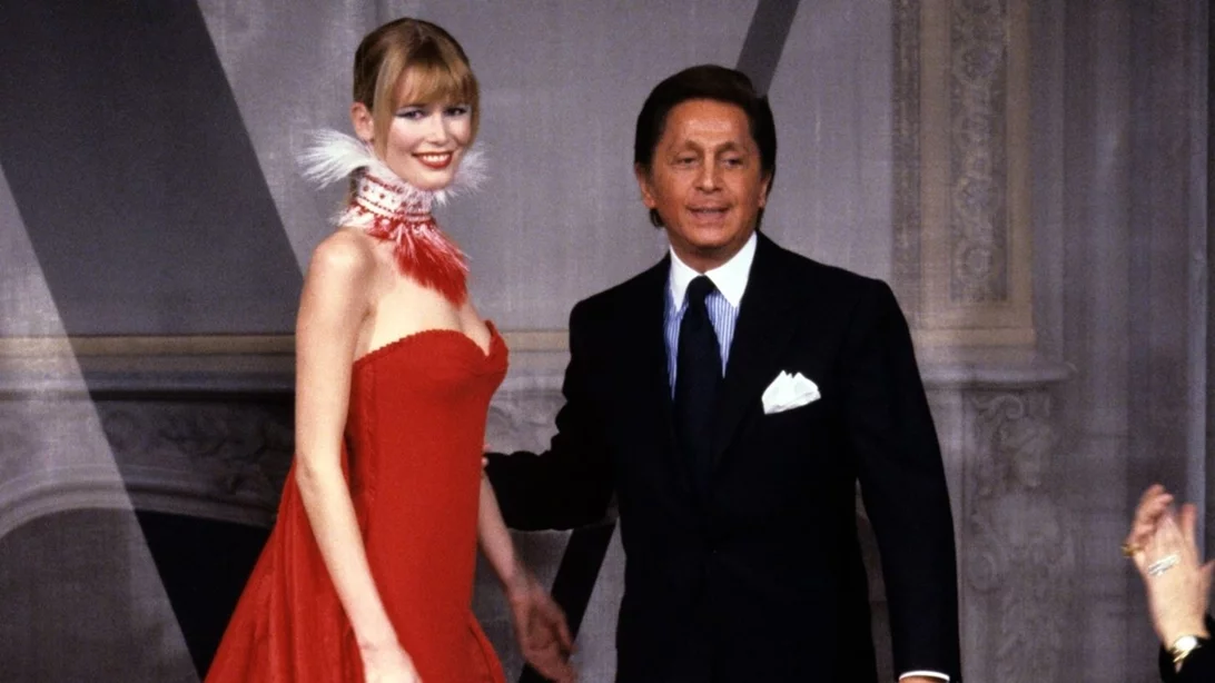 Valentino Garavani 1932- 2026 | Η κομψότητα ως τέχνη μέσα από το έργο του σχεδιαστή μόδας που έφυγε από τη ζωή