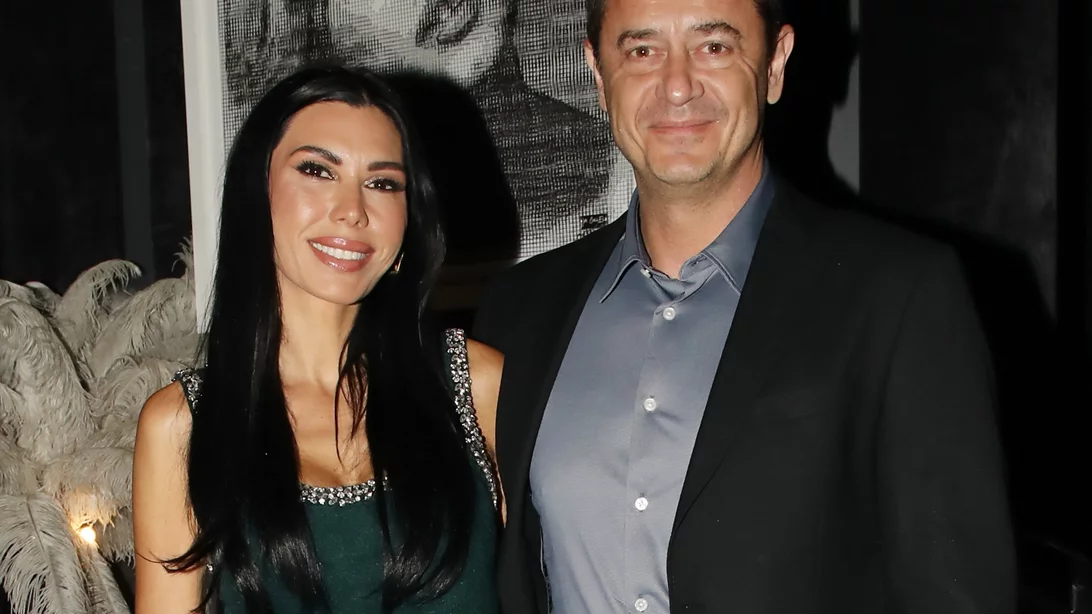 Couple goals για Αντώνη Σρόιτερ & Ιωάννα Μπούκη | Η βραδινή έξοδος σε γνωστό νυχτερινό κέντρο