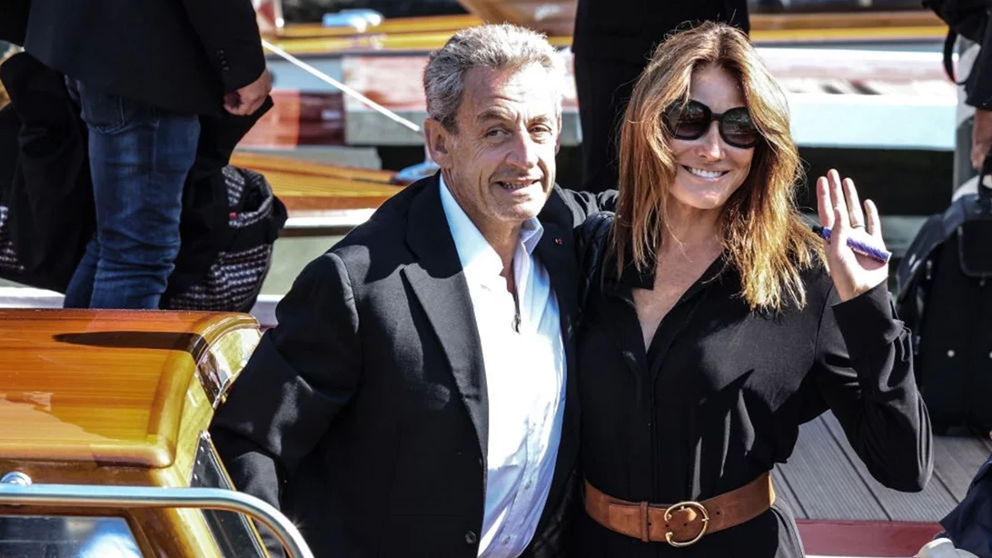 "Το ημερολόγιο ενός φυλακισμένου" | Ο Nicolas Sarkozy μιλά για το "κακό φαγητό" και το "άβολο στρώμα" στις 20 μέρες που πέρασε στη φυλακή