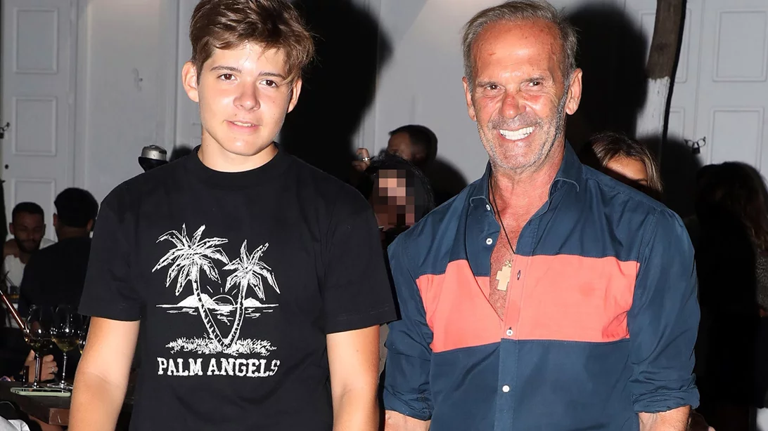 Γενέθλια για τον Μάξιμο Κωστόπουλο | Το τρυφερό κλικ από την παιδική του ηλικία με τον διάσημο μπαμπά του