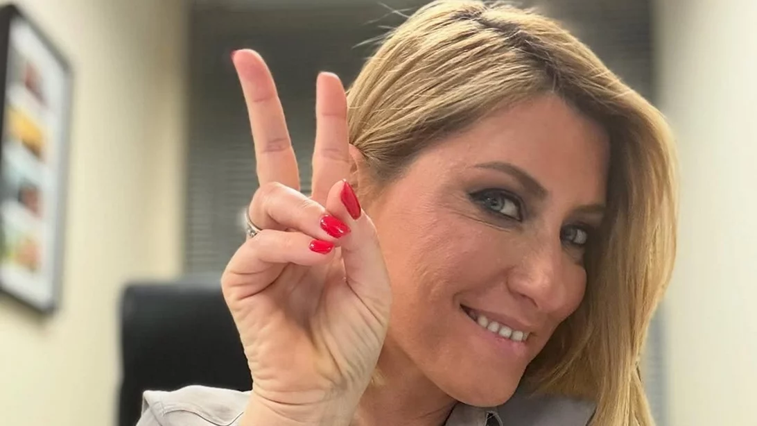 Η Σία Κοσιώνη όπως δεν την έχουμε συνηθίσει | Οι φωτογραφίες από τις πρόβες του δελτίου στα νέα studios