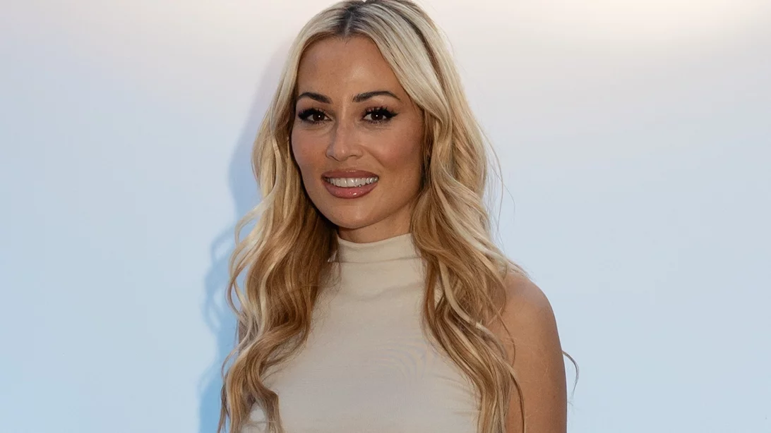 Η Ελένη Βουλγαράκη βρήκε το στικ που μειώνει το πρήξιμο στα μάτια