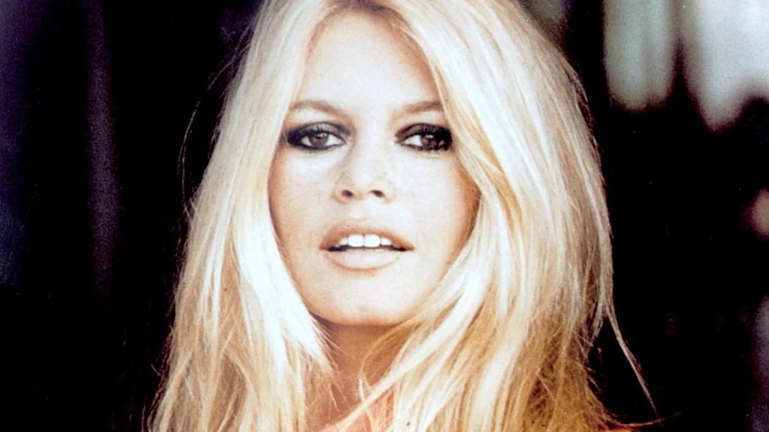Brigitte Bardot | "Απέρριψα το παιδί μου. Περίμενα πολύ για την ευλογημένη στιγμή που θα μπορούσα να απαλλαγώ από αυτόν"