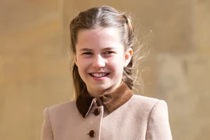 Η πριγκίπισσα Charlotte με το budget friedly πουά φόρεμα από brand που προτιμούν οι Ελληνίδες - εικόνα 2