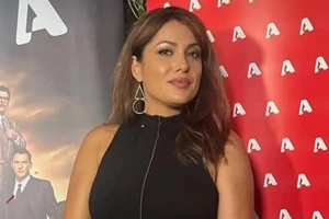 Κλέλια Ρένεση | Για ιππασία με την κόρη της, Κοραλία - εικόνα 3