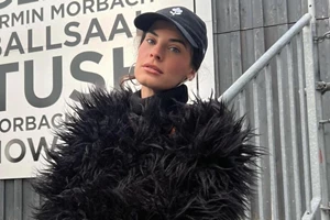 Ντεμήλια Καμπουρίδη | Ποζάρει με bralette top δίπλα στη μητέρα της Μαρίνα Βερνίκου