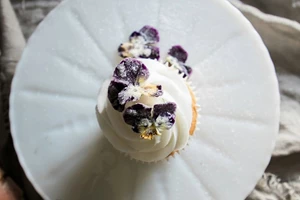 Βόλτα στον ολάνθιστο κήπο της Meghan Markle | To video στα social media