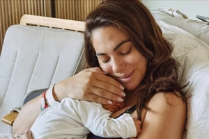 Ευρυδίκη Βαλαβάνη | Για baby spa με τον τριών μηνών γιο της - εικόνα 3