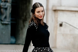 Το μαύρο φόρεμα από τη Zara που έγινε viral στο TikTok και αξίζει να αποκτήσεις πριν γίνει sold out - εικόνα 2