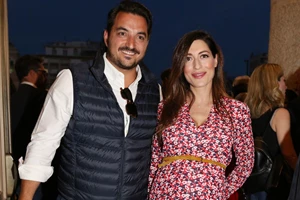 Μια ματιά στο σπίτι της Φλορίντας Πετρουτσέλι | Η country style κουζίνα της με minimal σχεδιασμό - εικόνα 2