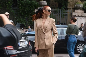 Τα φθινοπωρινά looks που θα σε βοηθήσουν να απολαύσεις έναν Οκτώβρη γεμάτο στιλ - εικόνα 2