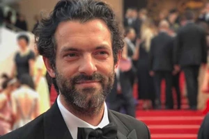 "Χωρίς σχέδια, μόνο εμείς" | Με τη μηχανή στα Κουφονήσια ο Φίλιππος Μιχόπουλος και η Κωνσταντίνα Ευρυπίδου