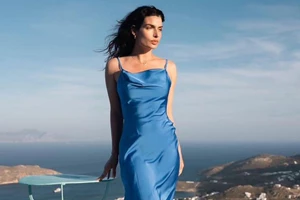 Sneakers σε βραδινή έξοδο; Η Ιωάννα Τριανταφυλλίδου προτείνει τον αλάνθαστο τρόπο για να τα φορέσεις - εικόνα 2