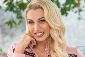 Περήφανη μαμά η Κωνσταντίνα Σπυροπούλου | Ο γιος της, Βλάσσης έκανε τα πρώτα του βήματα