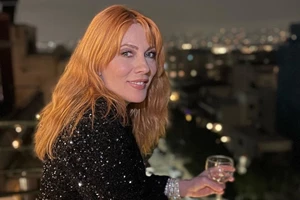 Θοδωρής Αθερίδης | Πρεμιέρα με την κόρη του, Φωτεινή και τη Σμαράγδα Καρύδη στο πλευρό του - εικόνα 3