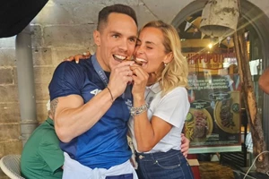 Περήφανος πατέρας ο Λευτέρης Πετρούνιας | Η 4χρονη κόρη του, Λένια ισορροπεί στη δοκό