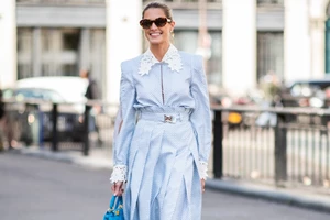 Η πριγκίπισσα Beatrice με μαύρη σατέν φούστα από τη Zara που κοστίζει λιγότερο από 30 ευρώ - εικόνα 2