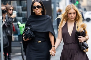 Σου αρέσουν τα κόκκινα νύχια; Βρήκαμε το εφέ που θα τα κάνει πιο σύγχρονα και sexy από ποτέ