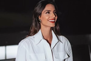 Η Ηλιάνα Παπαγεωργίου φόρεσε το αξεσουάρ που θα βρεις σίγουρα στην κοσμηματοθήκη της γιαγιάς σου