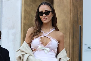 Αυτό είναι το H&M φόρεμα που έχει γίνει viral στο TikTok | Γιατί έχει ενθουσιάσει τις fashionistas