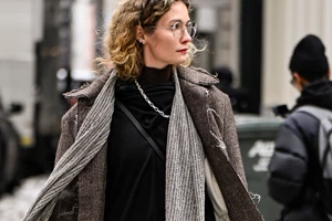 Αυτό το biker jacket κοστίζει 39,95 ευρώ και είναι το διαχρονικό πανωφόρι που χρειάζεσαι στη συλλογή σου - εικόνα 2