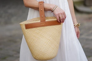 Βίκυ Καγιά | Η δερμάτινη τσάντα της είναι το διαχρονικό fashion item στο οποίο αξίζει να επενδύσεις για να κρατάς μια ζωή