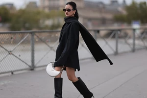 Η Σίσσυ Χρηστίδου με τις μπορντό μπότες από την Envie Shoes που θα αναβαθμίσουν κάθε σύνολό σου