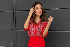 Anita Brand | Τα 2 πολυτελή προϊόντα που χρησιμοποιεί για αψεγάδιαστη επιδερμίδα