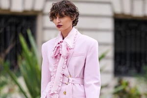 4 στιλάτοι τρόποι για να φορέσεις βερμούδα αυτήν την άνοιξη - εικόνα 2