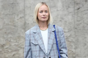 Η Ηλιάνα Παπαγεωργίου φόρεσε το ιδανικό μπεζ κοστούμι από την H&M για τη φετινή άνοιξη - εικόνα 6