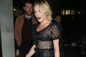 Πέντε casual σύνολα με μικρές δόσεις glam που μπορείς να φορέσεις στο χριστουγεννιάτικο brunch