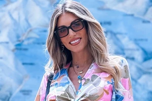 Στο γυμναστήριο η Αθηνά Οικονομάκου | Μάς δείχνει τους καλοσχηματισμένους κοιλιακούς της