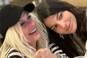 Δήμητρα Κούστα | Με τέλειο σύνολο στο πλευρό της Άννας Βίσση στη συναυλία στο Καλλιμάρμαρο - εικόνα 4