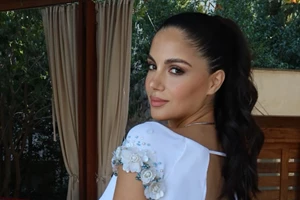 Κωνσταντίνος Αργυρός | Παρουσίασε το νέο του τραγούδι στην παλιά του γειτονιά – Το βίντεο που μοιράστηκε και η κοσμοσυρροή στο Ίλιον